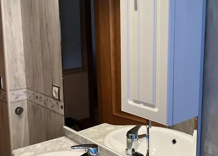 Vivienda Al Pie Del Castillo Apartment *